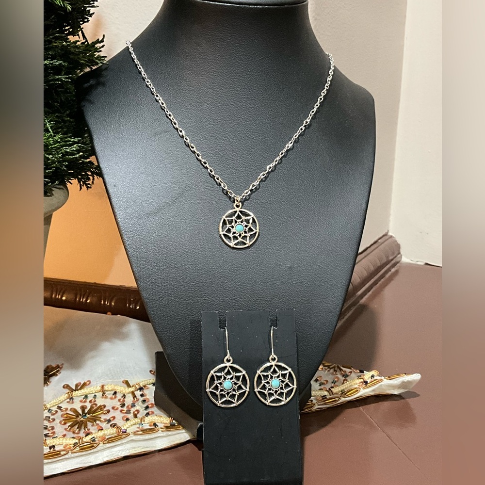 Silver dreamcatcher necklace and earring set - Picture 6 of 7